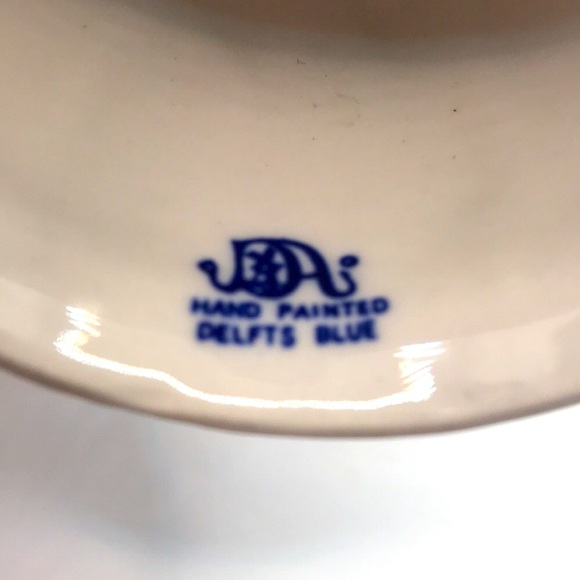 🧡 Royal Delft Blue Woman Water Bearer 🧡 - Picture 4 of 7